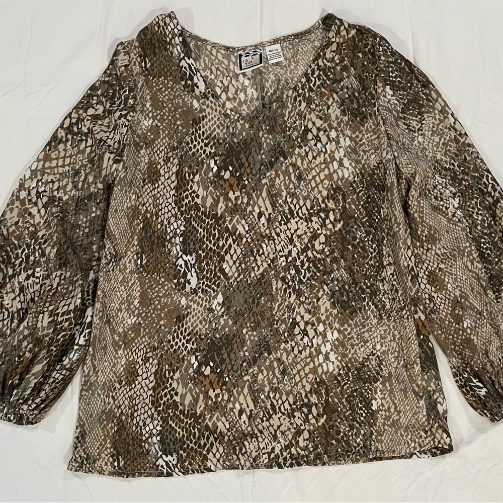 Chic V-Neck Snake Print Blouse